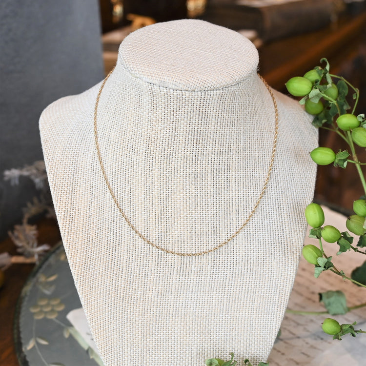 上品な輝きの ロープネックレス