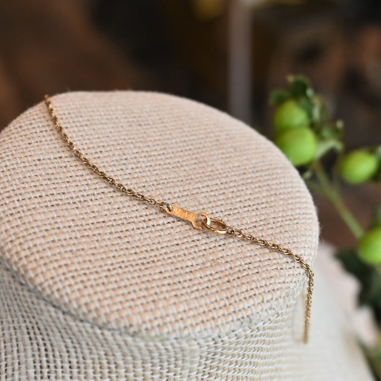 上品な輝きの ロープネックレス