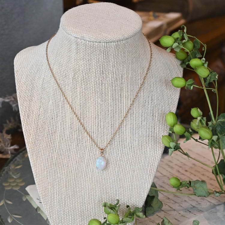 上品な輝きの ロープネックレス