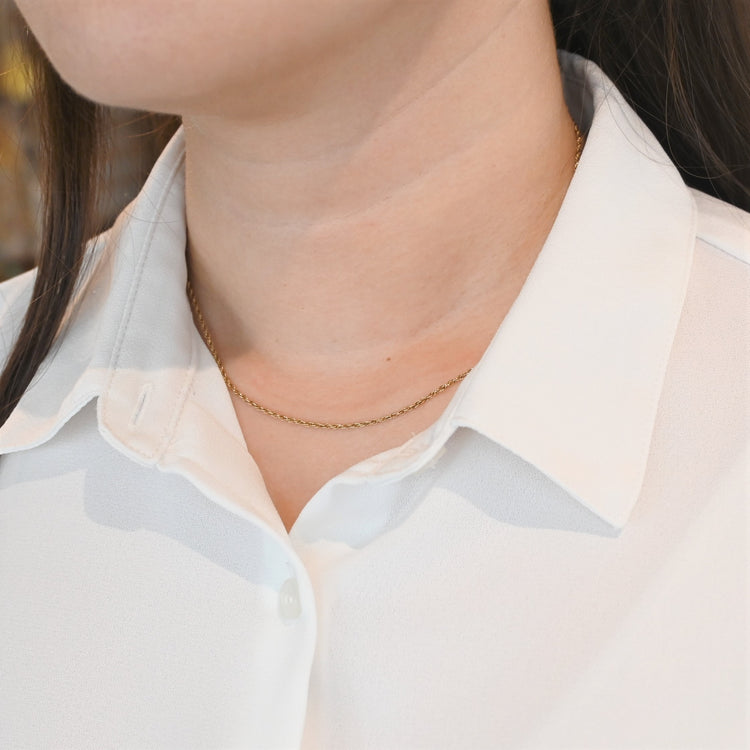 上品な輝きの ロープネックレス