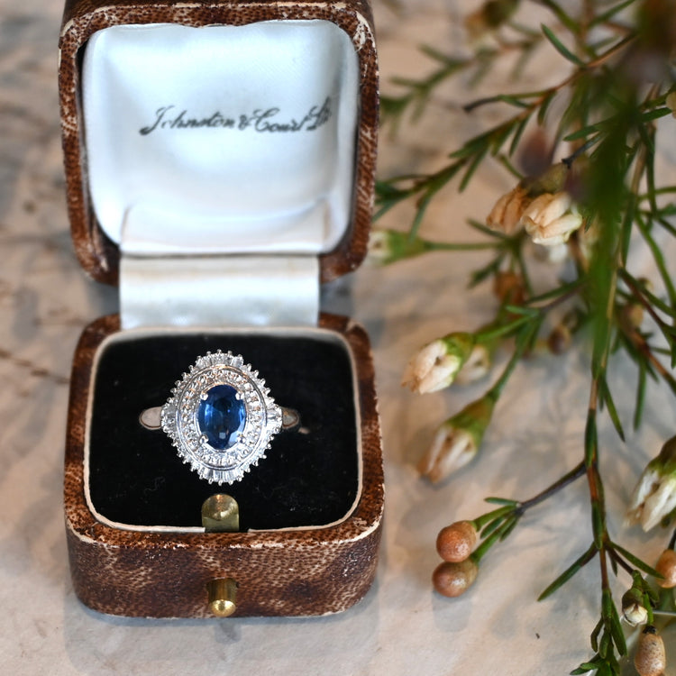 ゴージャスな サファイアデザインリング