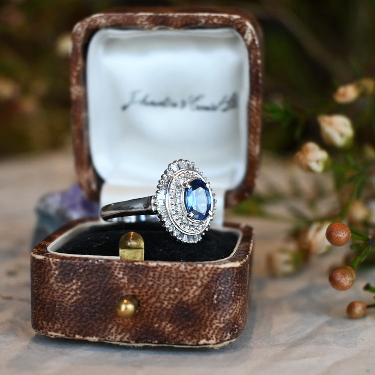 ゴージャスな サファイアデザインリング