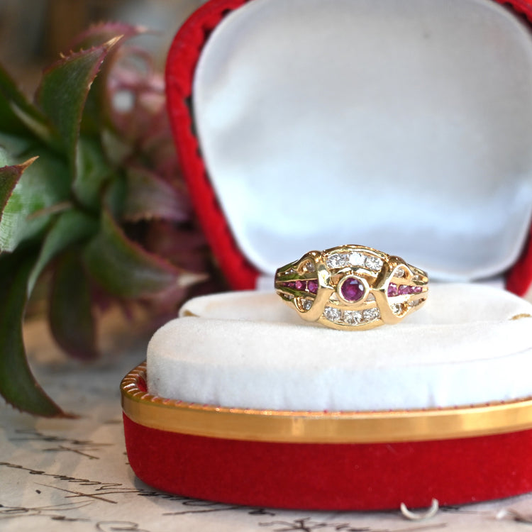 オリエンタルな ルビーデザインリング