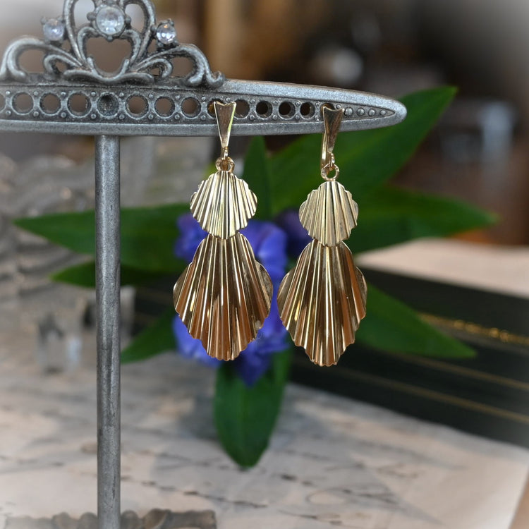 上品な デザインイヤリング