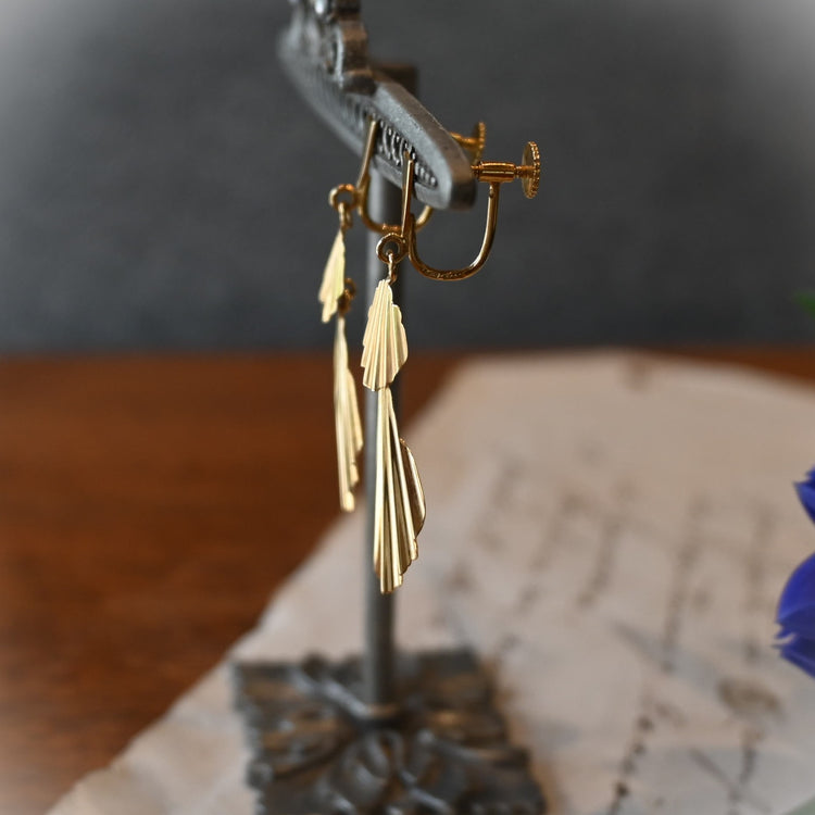 上品な デザインイヤリング