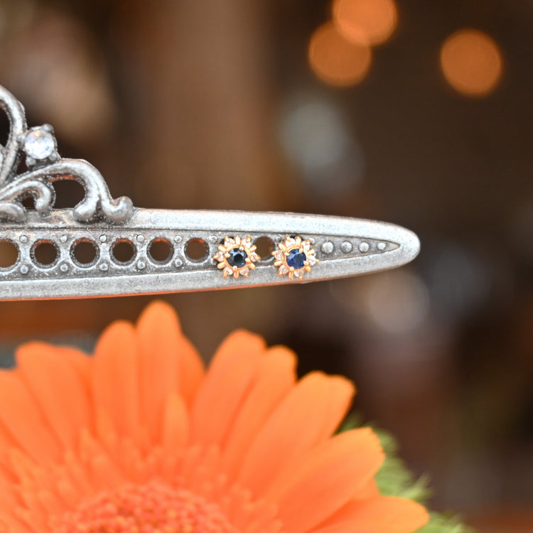 小さくて可憐な ピアス