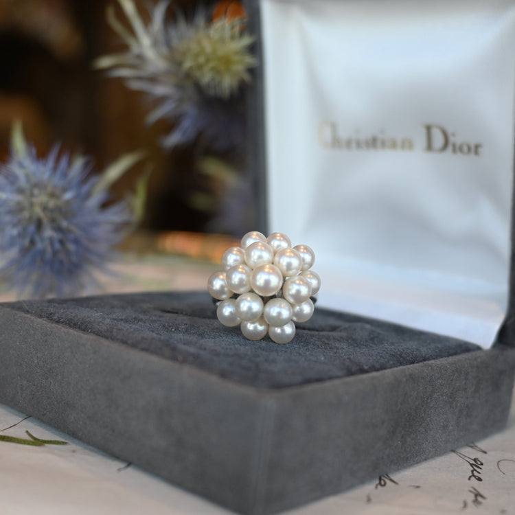 華やかな パールリング