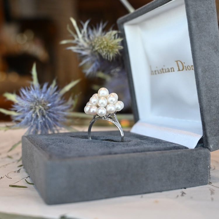 華やかな パールリング