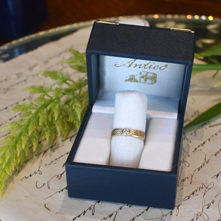 クラシカルなダイヤモンドリング