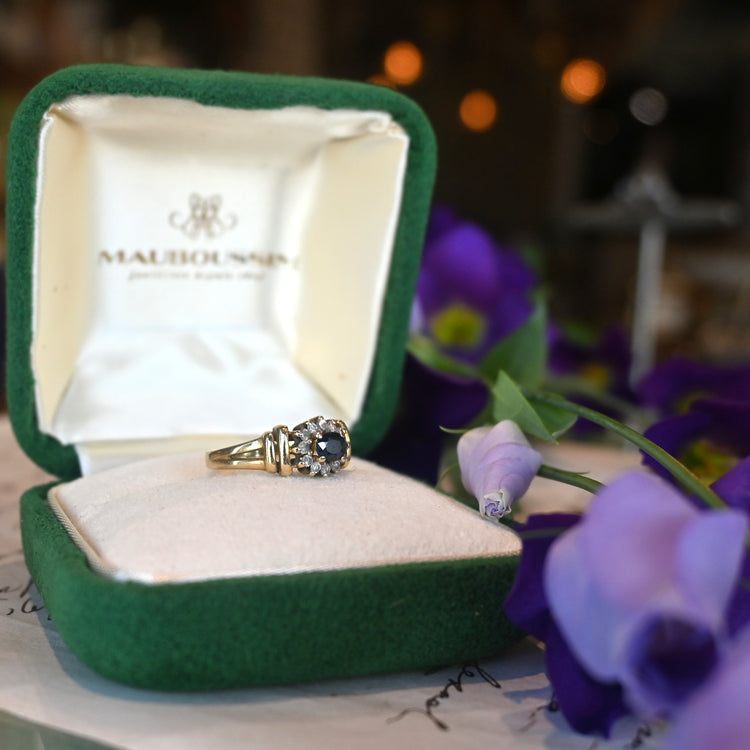 横留のサファイアが端正な リング