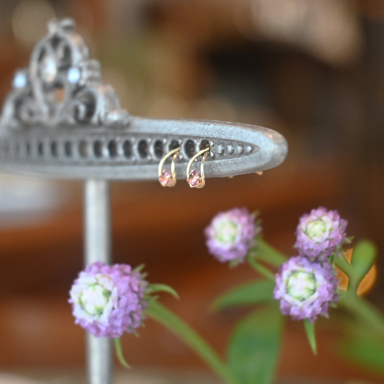 小さなピンクトルマリン ピアス