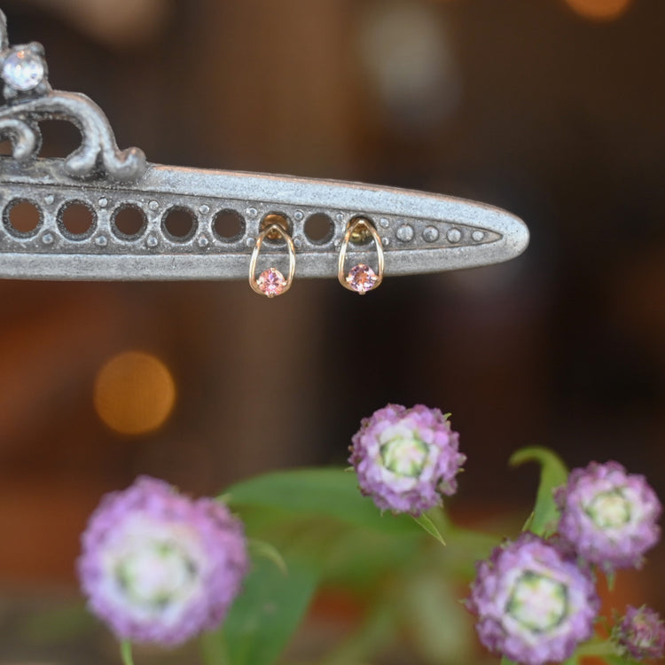 小さなピンクトルマリン ピアス