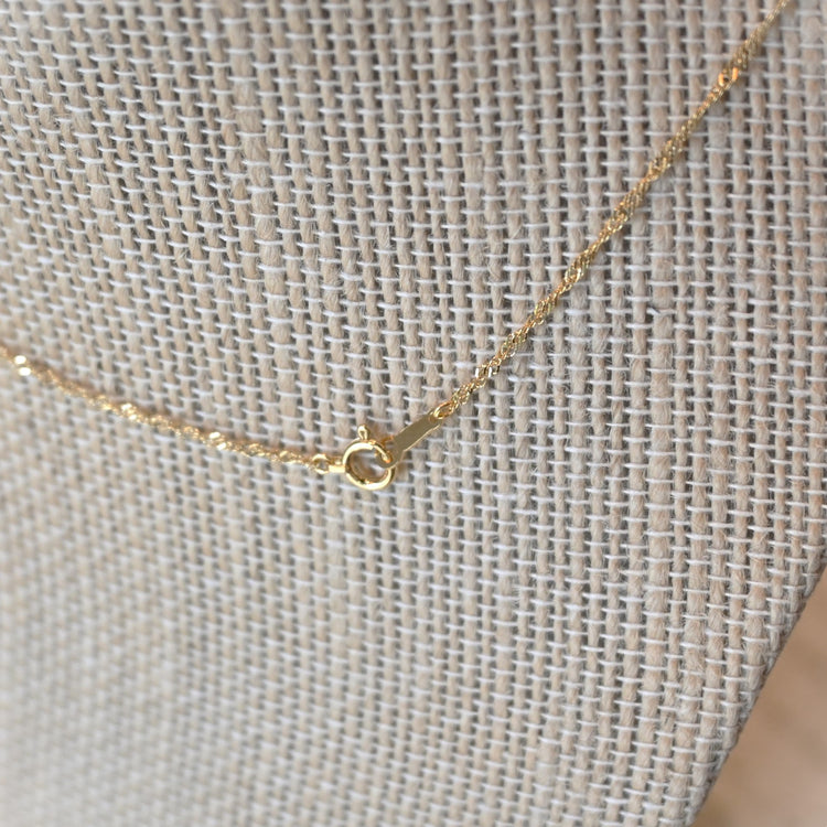 華奢な スクリューネックレス