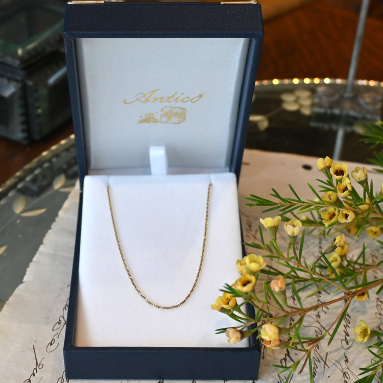 細かな煌きの ベネチアンデザインネックレス