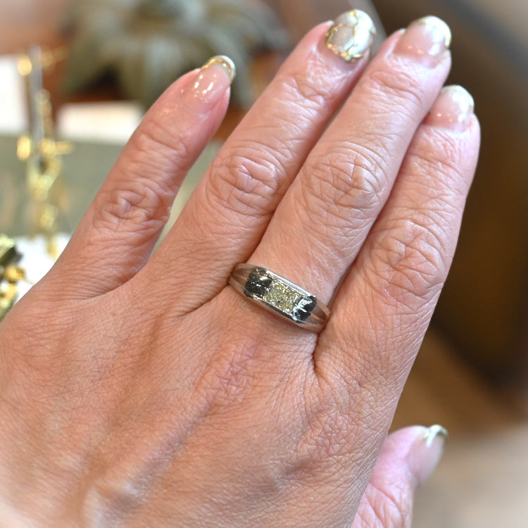 煌めく プラチナダイヤモンドリング