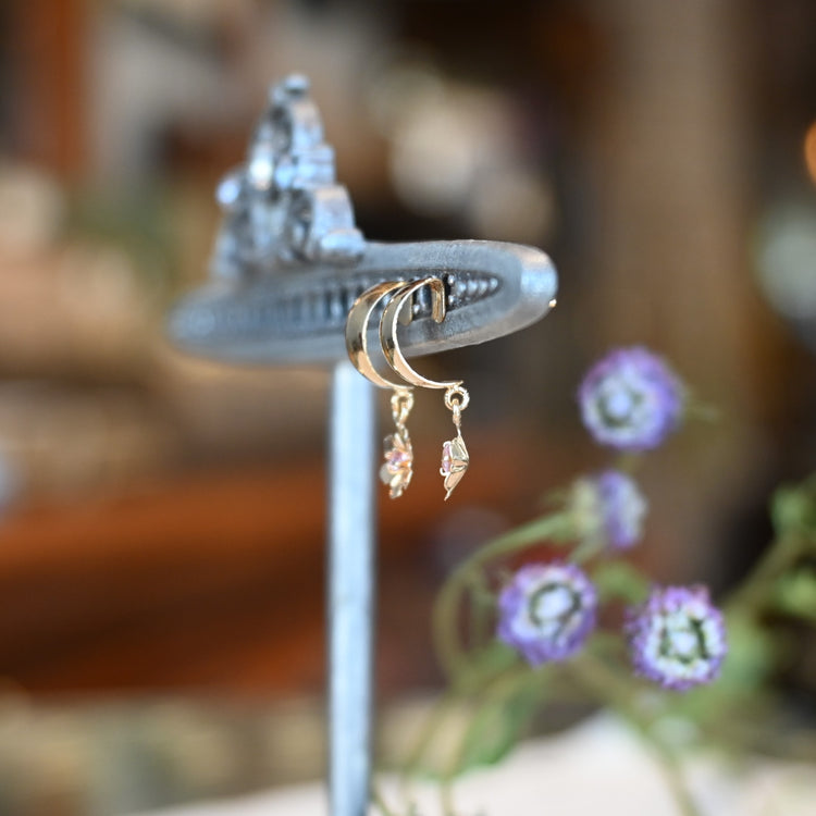 小さなピンクトルマリンが揺れる ピアス