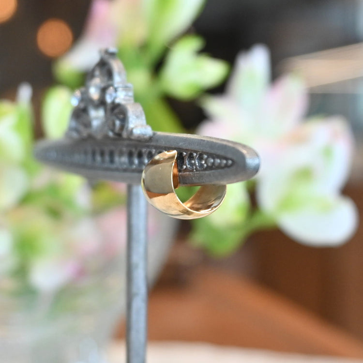 フォルムの可愛い デザインイヤリング