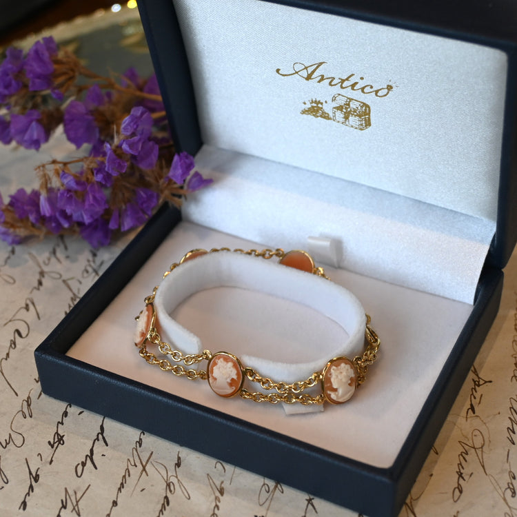 クラシカルな カメオブレスレット