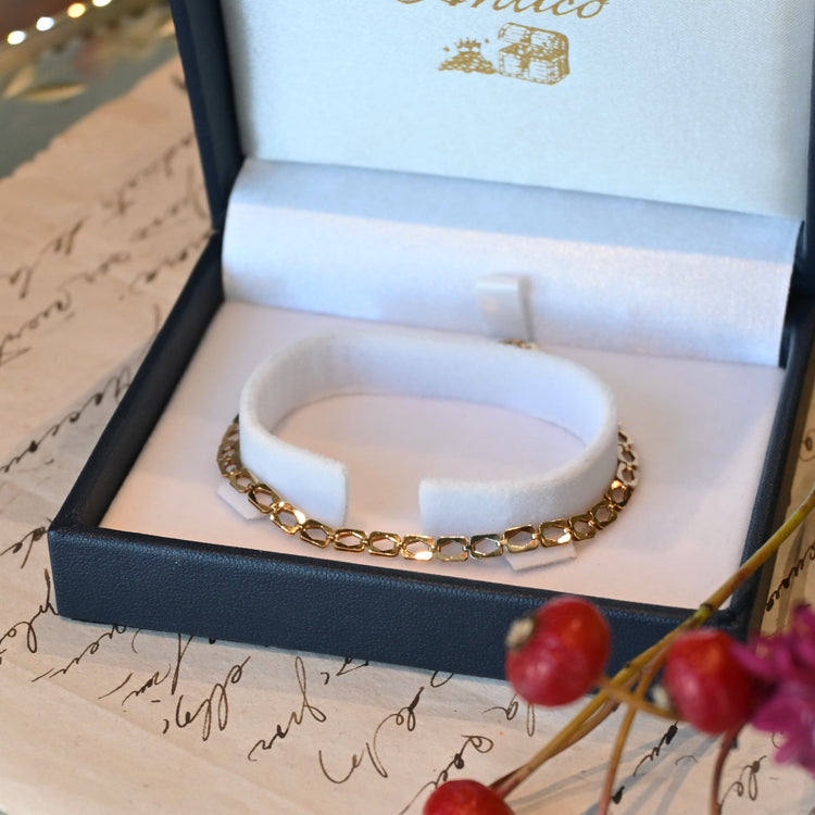 シンプルな ゴールドブレスレット