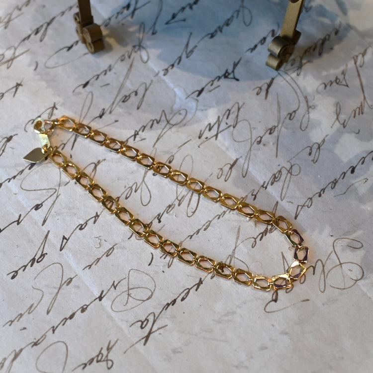 シンプルな ゴールドブレスレット