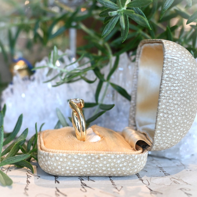 美しい煌めきの ダイヤモンドリング