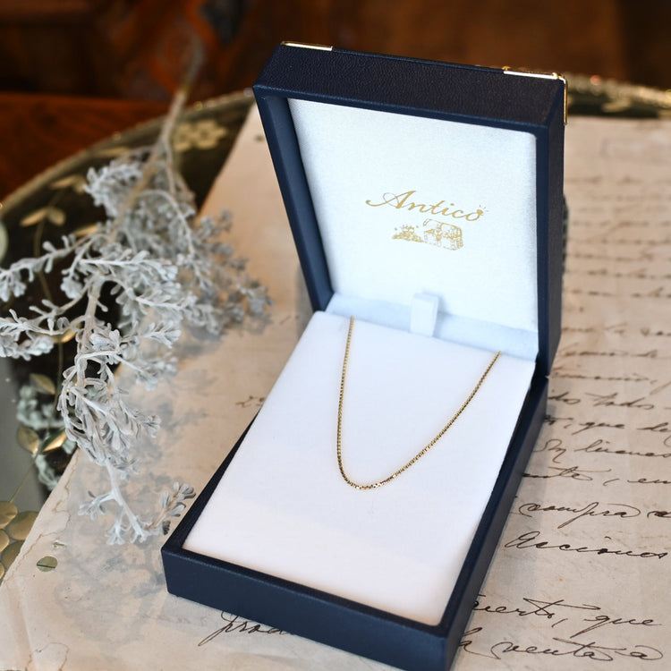 使いやすい長さのベネチアンネックレス