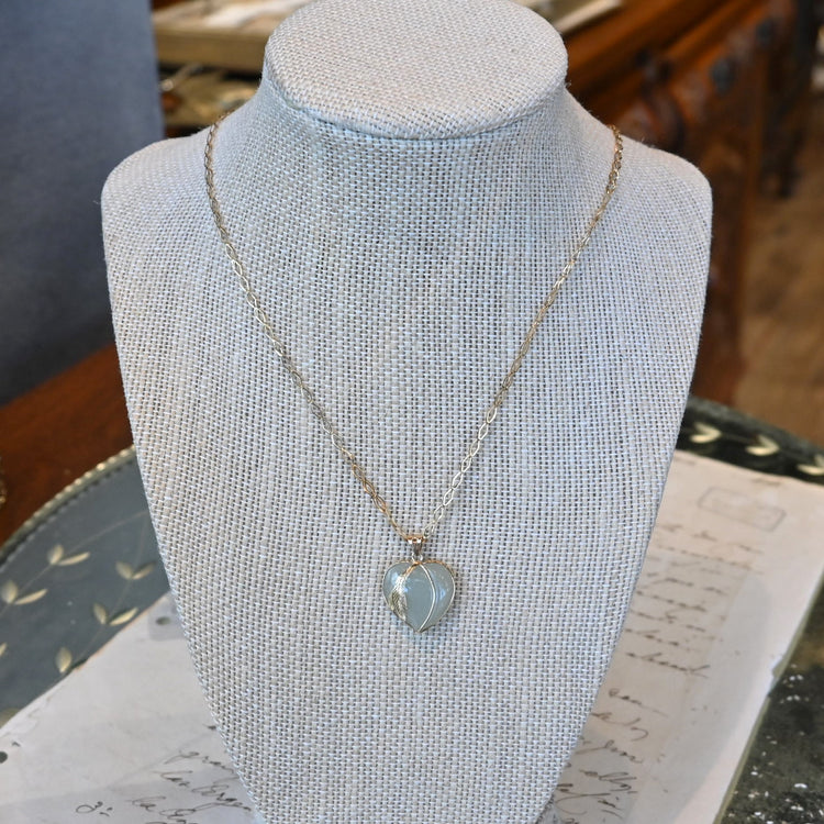 軽い着用感 デザインネックレス