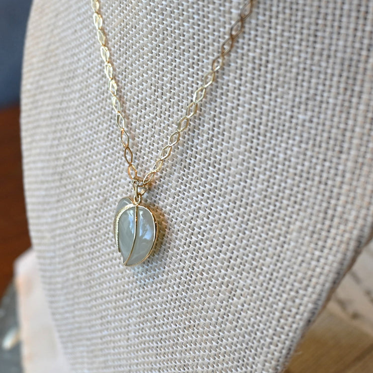 軽い着用感 デザインネックレス