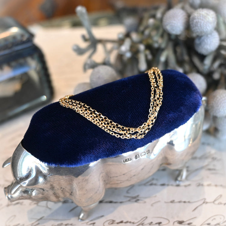 繊細な輝きが美しい 4連ブレスレット