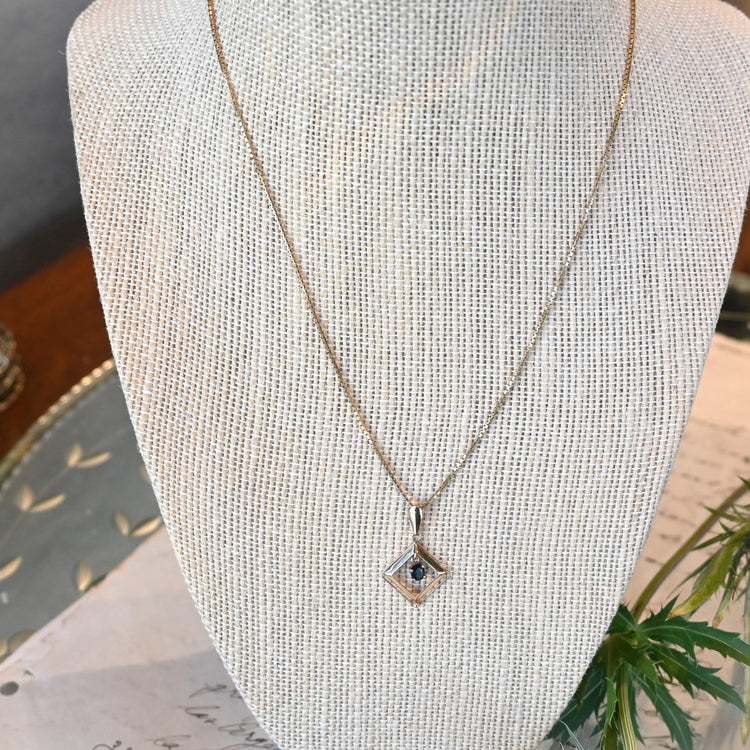 使いやすい長さのベネチアンネックレス