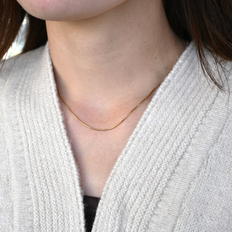 使いやすい長さのベネチアンネックレス