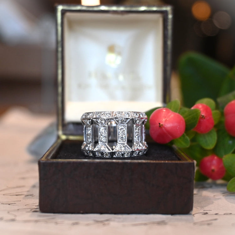 存在感のある ダイヤモンドデザインリング