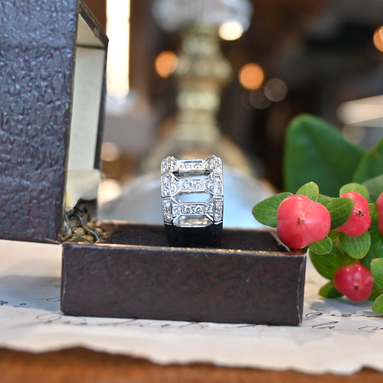 存在感のある ダイヤモンドデザインリング