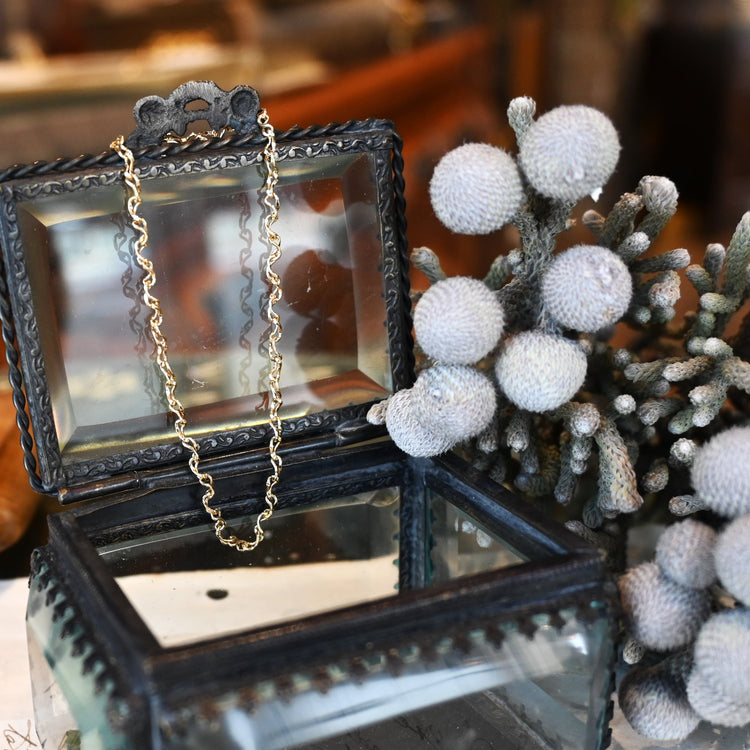 軽やかなデザイン ブレスレット