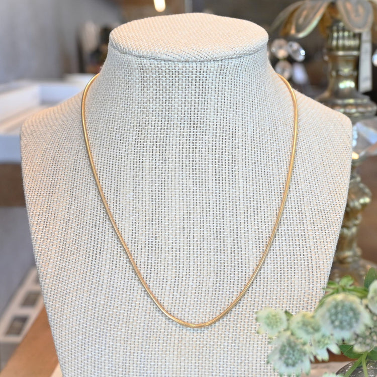 UNOAERRE 上品なゴールドネックレス