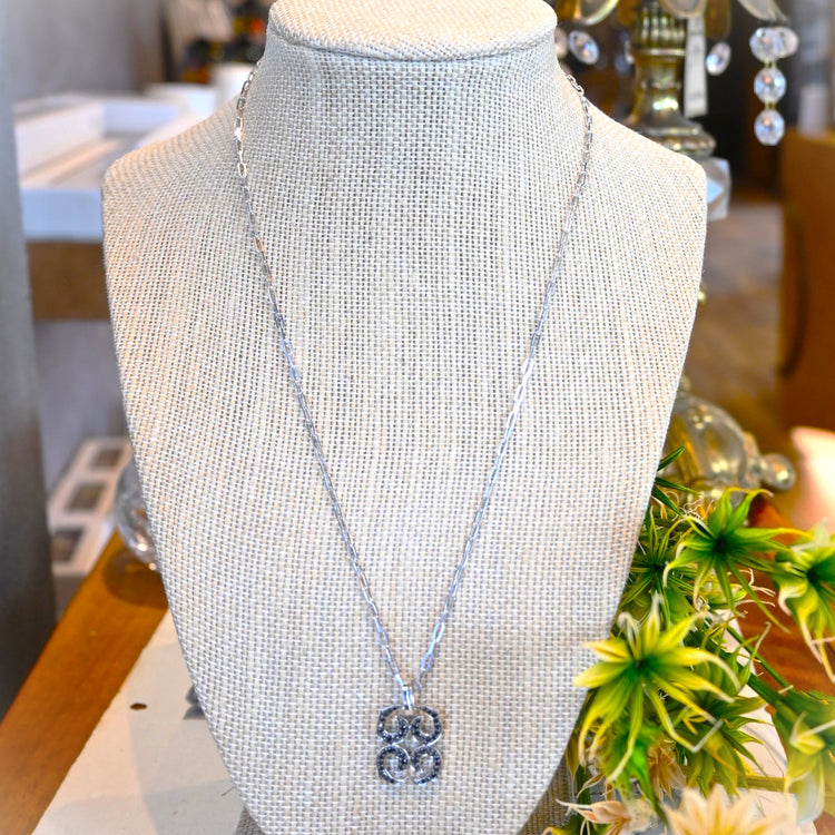 RUGIADA ブラックダイヤモンドトップ ネックレス