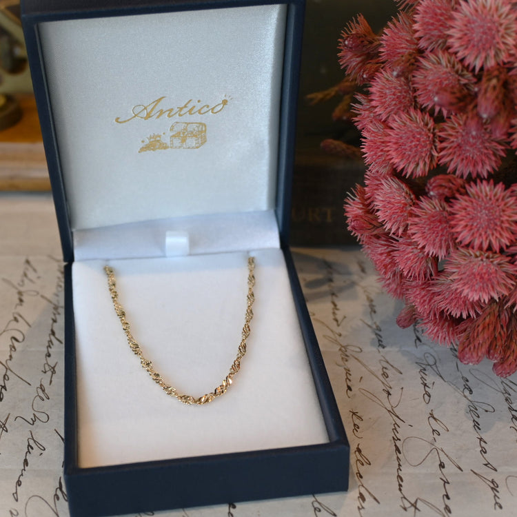 スクリューネックレス