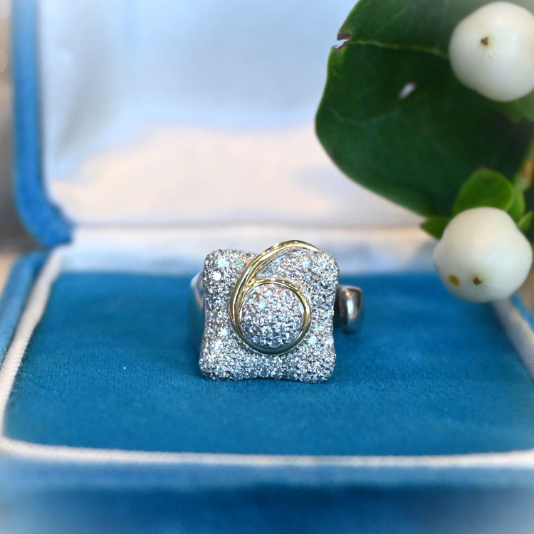 ゴージャスな メレダイヤモンドリング