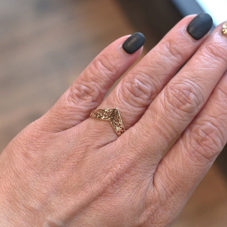 透かしデザインリング