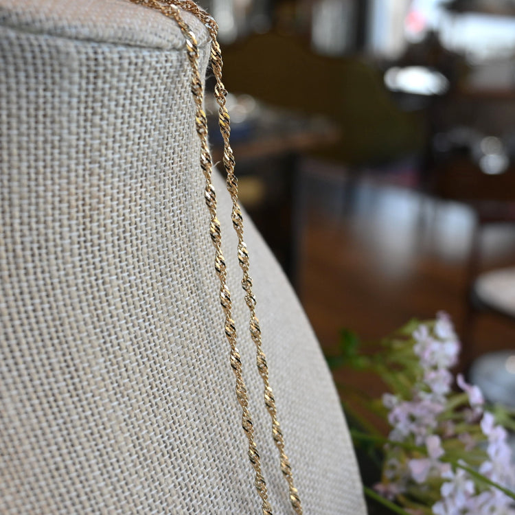 スクリューネックレス