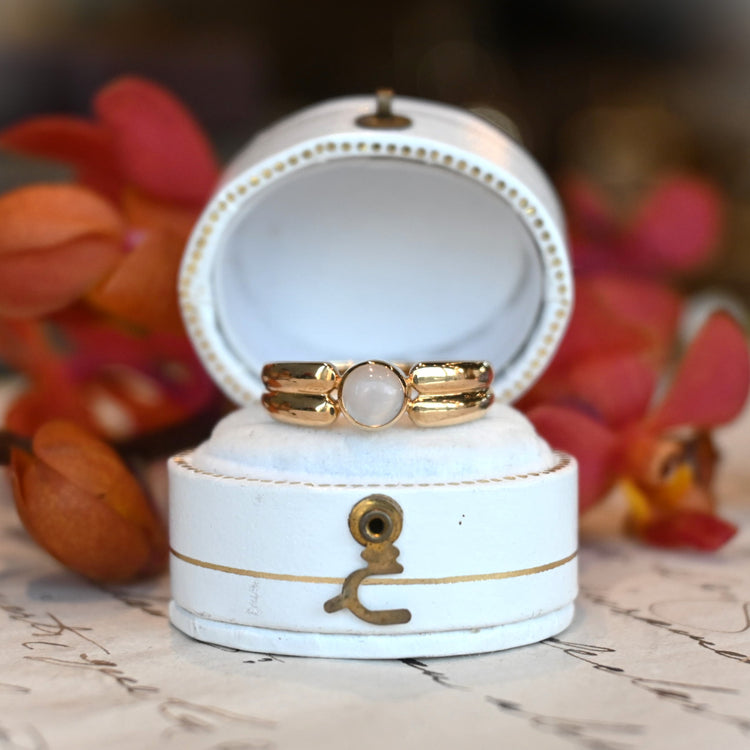 可愛らしい ムーンストーンリング