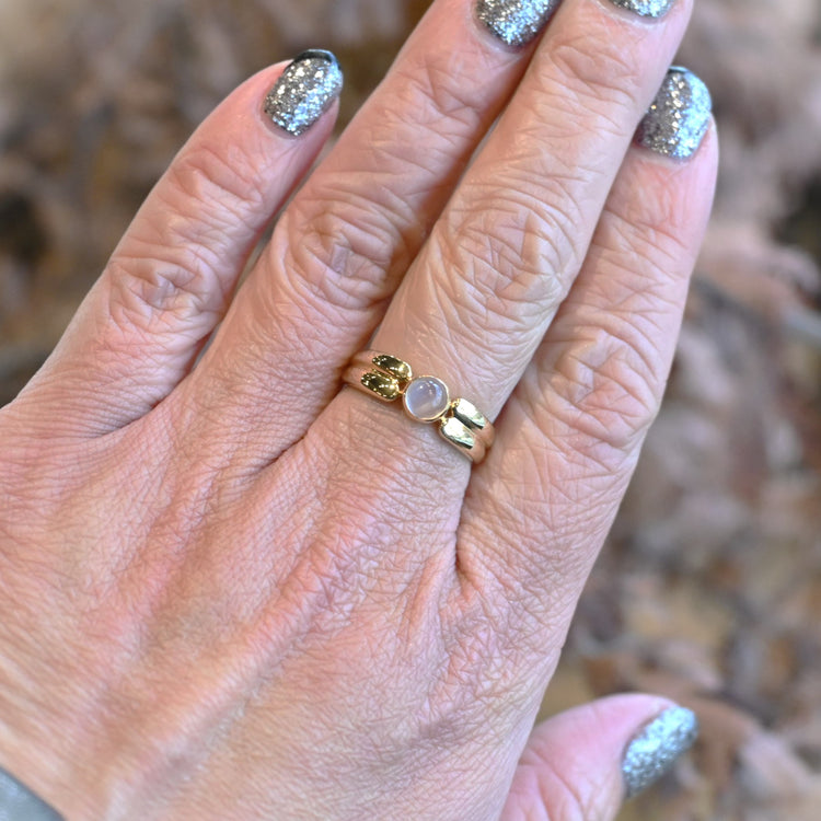 可愛らしい ムーンストーンリング