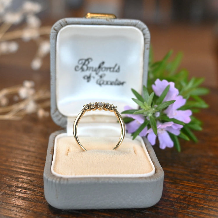 可愛らしい ダイヤモンドリング