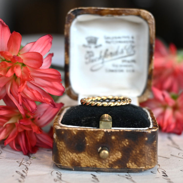 ツイストデザインリング