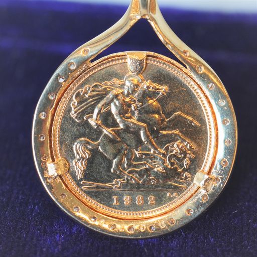 エリザベス2世 ソブリン金貨 1/2ポンド トップ 1982年