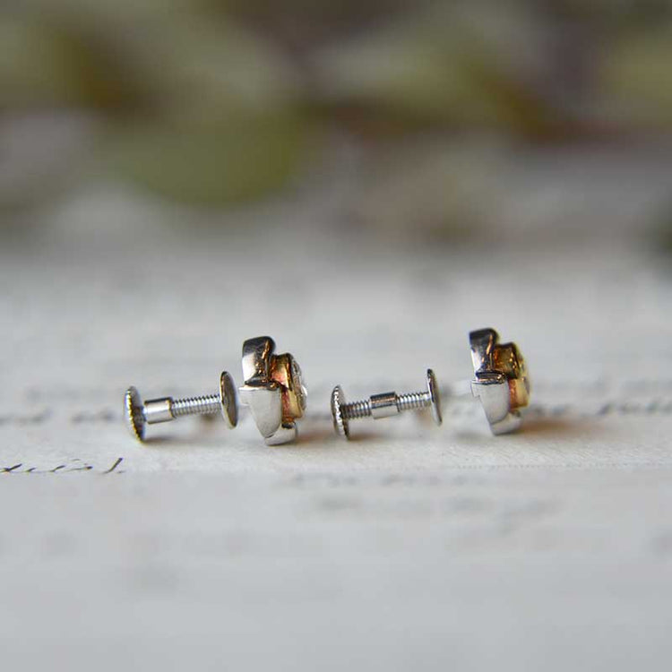 ダイヤモンドが美しいコンビイヤリング