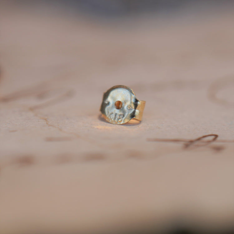 「花」やかな かわいいピアス