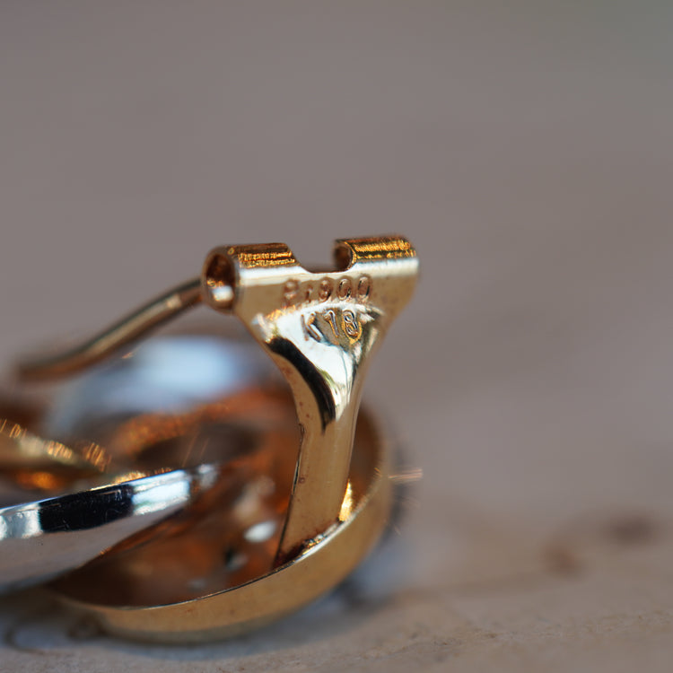 上品なコンビイヤリング