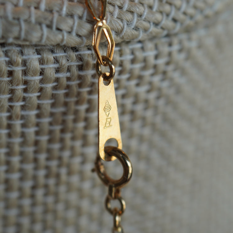 軽い着用感 デザインネックレス