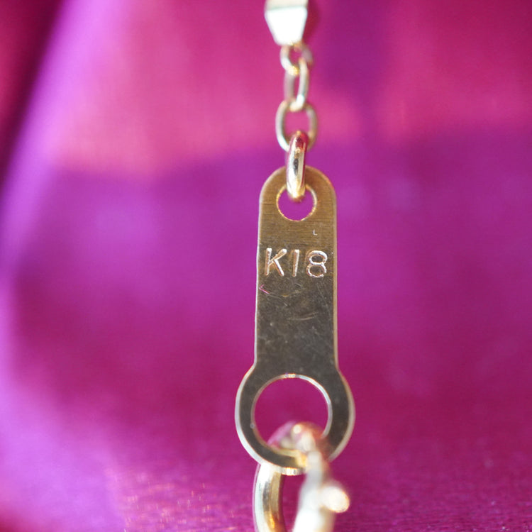 パーツの輝きがアクセント デザインネックレス